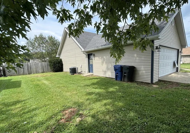 Photo 3 of Single family home for sale at 1692 Patterson Branch Rd, Somerset, KY 42503 | MLS# 25003387 | Listing updated on 2026-09-22