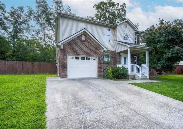 Photo 2 of Sale Pending at 118 Allie Ct, Berea, KY 40403 | MLS# 25015457 | Listing updated on 2025-09-12