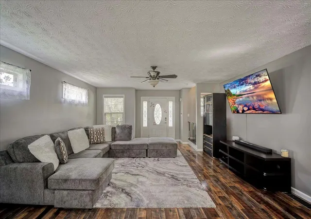 Photo 3 of Sale Pending at 118 Allie Ct, Berea, KY 40403 | MLS# 25015457 | Listing updated on 2025-09-12