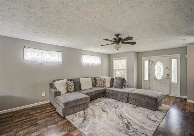 Photo 3 of Sale Pending at 118 Allie Ct, Berea, KY 40403 | MLS# 25015457 | Listing updated on 2025-09-12