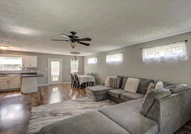 Photo 4 of Sale Pending at 118 Allie Ct, Berea, KY 40403 | MLS# 25015457 | Listing updated on 2025-09-12