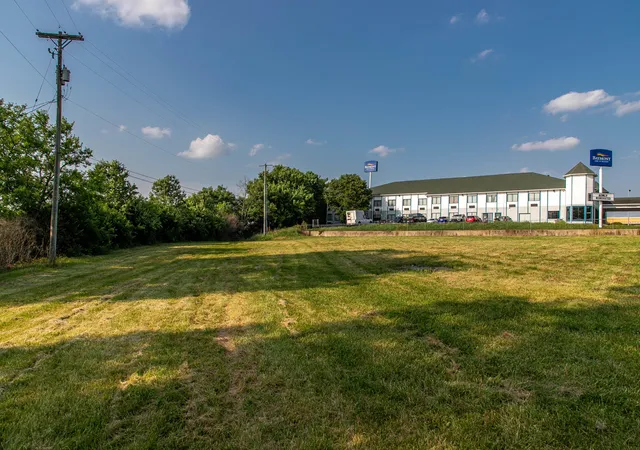 1st image of 800 Interstate Dr, Winchester, KY 40391 | MLS# 20111867
