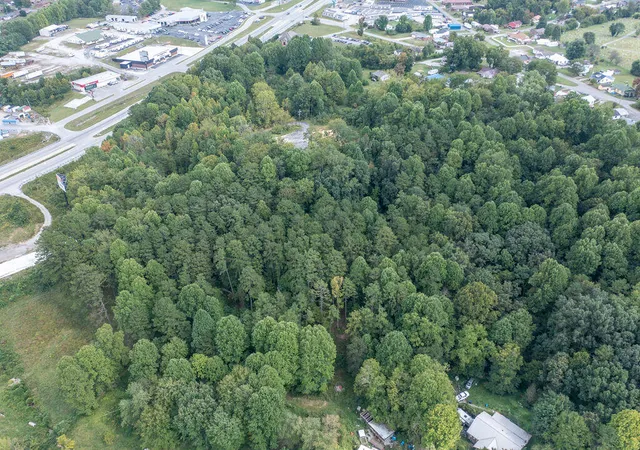 Photo 4 of Land for sale at 141 E Cumberland Gap Pkwy, Corbin, KY 40701 | MLS# 23018405 | Listing updated on 2026-09-25