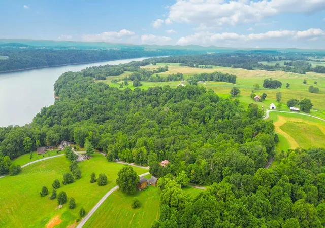 Photo 4 of House for sale at 75 Fishing Creek Rd, Nancy, KY 42544 | MLS# 24015504 | Listing updated on 2025-09-12