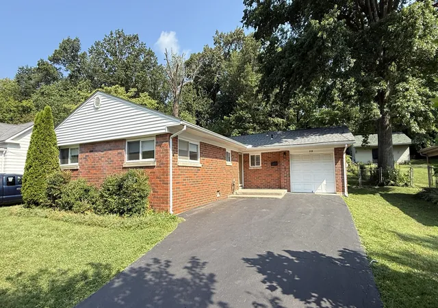 2nd image of 115 Walnut St, Berea, KY 40403 | MLS# 25014648