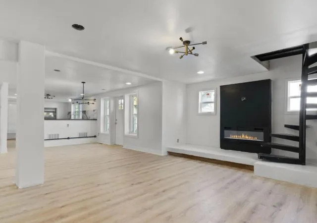 Photo 3 of Single family home for sale at 119 Withers Ave, Lexington, KY 40505 | MLS# 24011828 | Listing updated on 2025-10-20