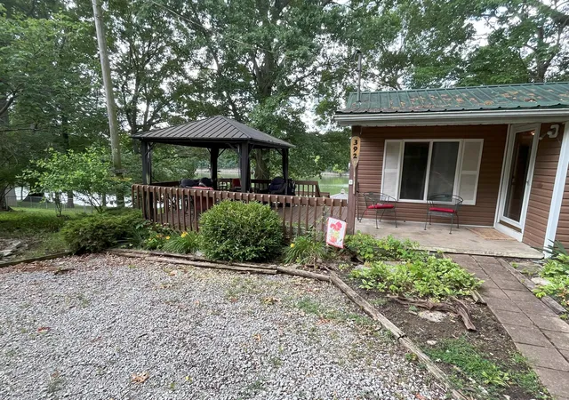 Photo 1 of Single family home for sale at 392 Lakeview Point Rd, Burgin, KY 40310 | MLS# 25012833 | Listing updated on 2025-09-12
