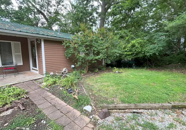 Photo 3 of Single family home for sale at 392 Lakeview Point Rd, Burgin, KY 40310 | MLS# 25012833 | Listing updated on 2025-09-12