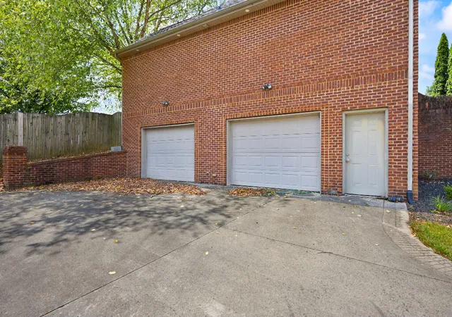 Photo 3 of Single family home for sale at 205 Kolsons Landing Dr, Somerset, KY 42503 | MLS# 24018624 | Listing updated on 2026-08-04