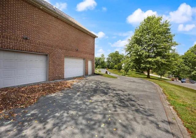 Photo 3 of Single family home for sale at 205 Kolsons Landing Dr, Somerset, KY 42503 | MLS# 24018624 | Listing updated on 2026-08-04