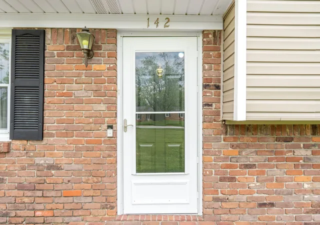 Photo 2 of Sale Pending at 142 Edgewood Dr, Stanford, KY 40484 | MLS# 25010225 | Listing updated on 2025-09-12