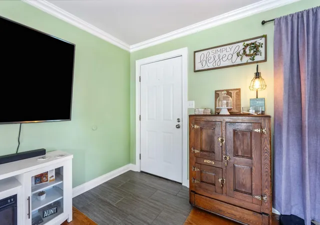 Photo 4 of Sale Pending at 142 Edgewood Dr, Stanford, KY 40484 | MLS# 25010225 | Listing updated on 2025-09-12