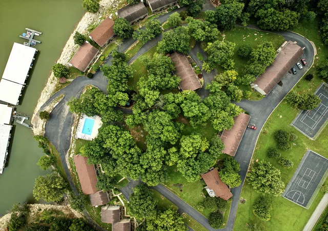 2nd image of 1011 Hancock Cir, Harrodsburg, KY 40330