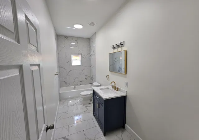 Photo 3 of Single family home for sale at 212 Old Georgetown St, Lexington, KY 40508 | MLS# 25015415 | Listing updated on 2025-09-12