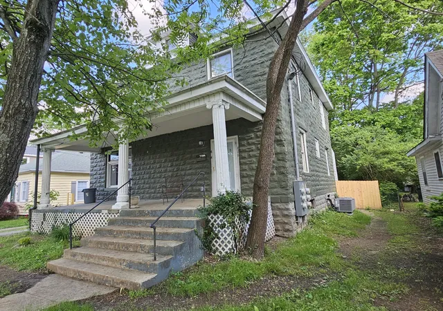 Photo 3 of Multi family home for sale at 616 Bellaire Ave, Lexington, KY 40508 | MLS# 25015420 | Listing updated on 2025-09-12