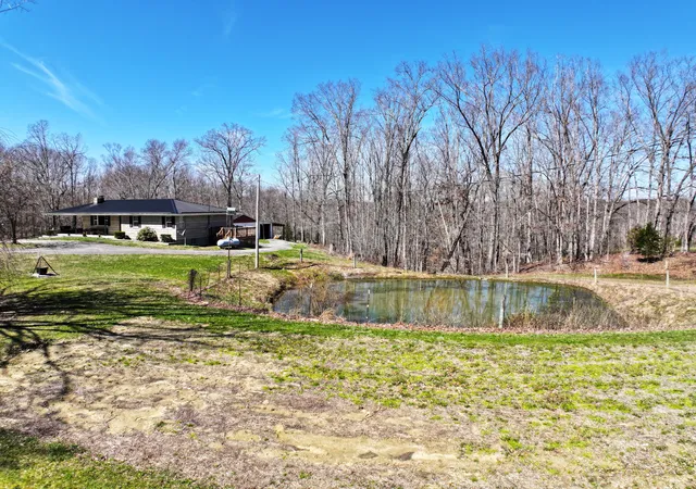 Homes for sale in Irvine, KY | 3490 New Fox Rd, Irvine, KY 40336 | MLS# 25005482