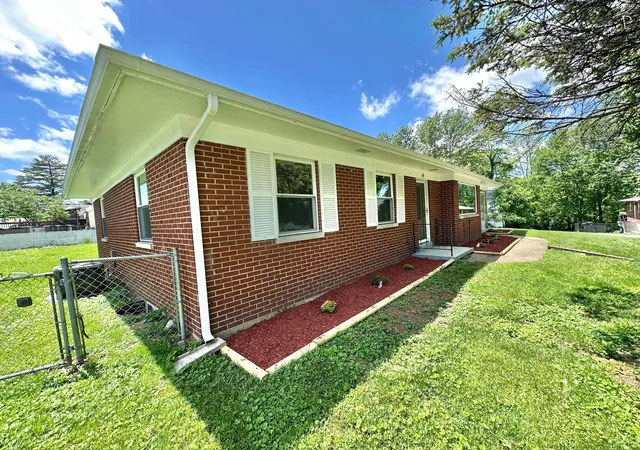 Homes for sale in Williamstown, KY | 10 Kelly Avenue, Williamstown, KY 41097 | MLS# 25010415