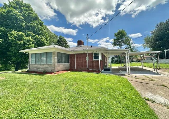 Homes for sale in Williamstown, KY | 10 Kelly Avenue, Williamstown, KY 41097 | MLS# 25010415