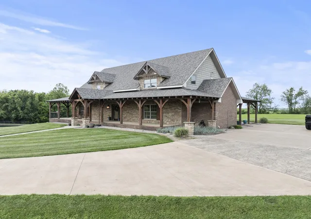 Homes for sale in Danville, KY | 4111 Stanford Rd, Danville, KY 40422 | MLS# 25013669
