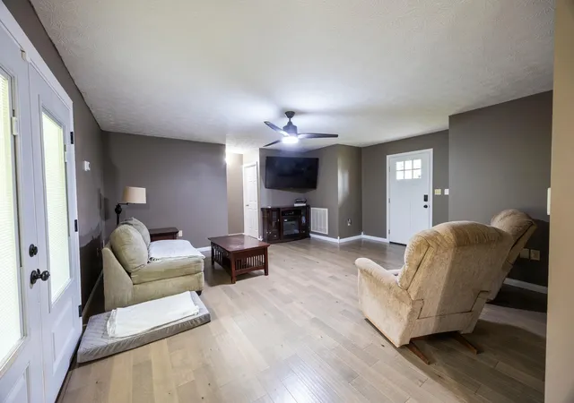 3rd image of 167 Sunfire Ln Ln, Corbin, KY 40701 | MLS# 25007127