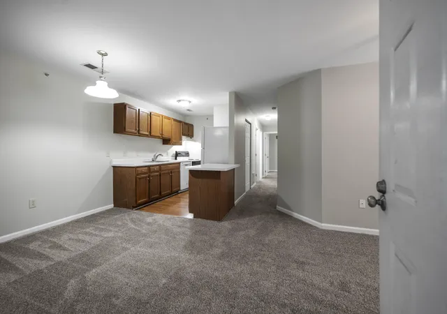 2nd image of 251 Simpson Ave #220, Lexington, KY 40504 | MLS# 25007847
