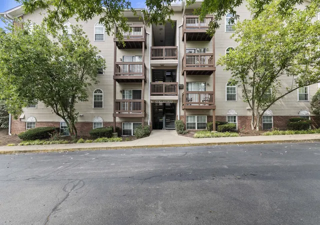 Sale Pending at 1081 S Broadway #104, Lexington, KY 40504 | MLS# 25007993 | Listing updated on 2025-09-19