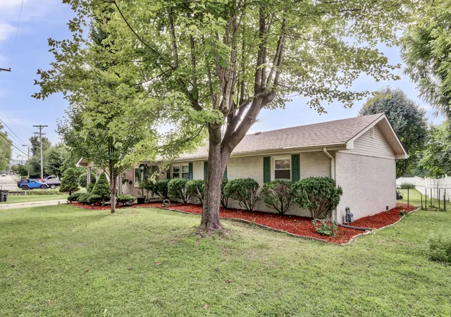 Photo 3 of Single family home for sale at 556 W Sun St, Morehead, KY 40351 | MLS# 25010344 | Listing updated on 2025-09-12