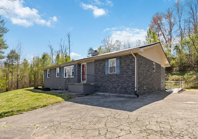 Photo 1 of Single family home for sale at 245 Upper Bar Hill Rd, Williamsburg, KY 40769 | MLS# 25006513 | Listing updated on 2025-09-16