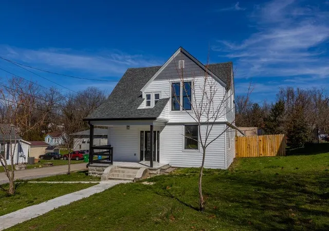 1st image of 401 E Main St, Danville, KY 40422 | MLS# 25008486