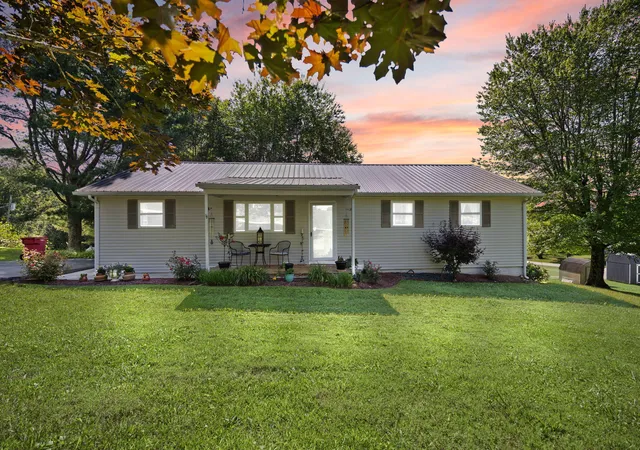 Photo 1 of Single family home for sale at 44 Skyline View Dr, London, KY 40744 | MLS# 25014327 | Listing updated on 2025-12-31