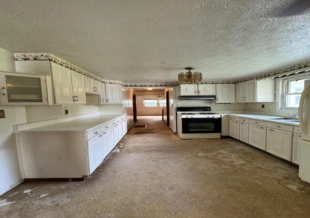 Homes for sale in Ransom, KY | 778 Upper Blackberry Rd, Ransom, KY 41558 | MLS# 24023933