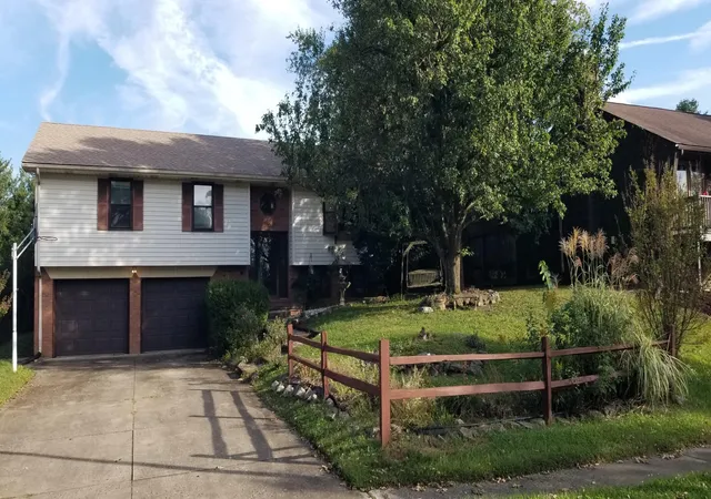 Photo 1 of Single family home for sale at 3708 Von Sneidern Ct, Lexington, KY 40517 | MLS# 24021136 | Listing updated on 2025-09-12