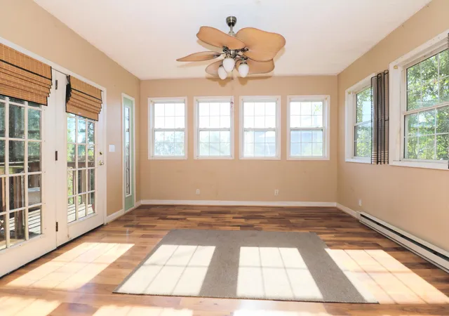 Photo 2 of Single family home for sale at 3708 Von Sneidern Ct, Lexington, KY 40517 | MLS# 24021136 | Listing updated on 2025-09-12