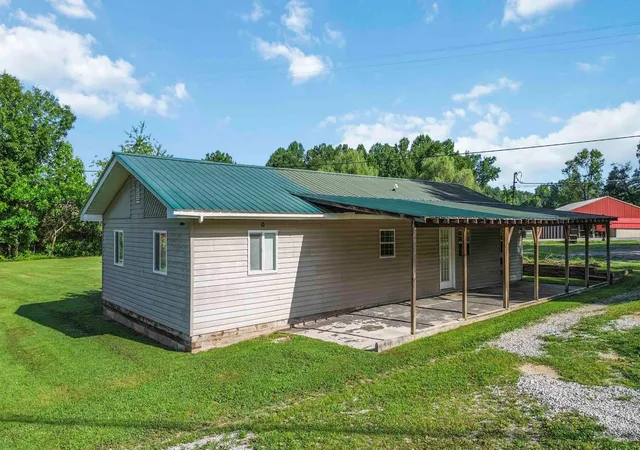 Photo 3 of Single family home for sale at 4265 Cumberland Fls Hwy, Corbin, KY 40701 | MLS# 25014752 | Listing updated on 2026-02-11