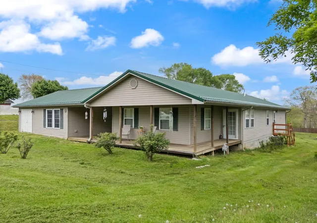 Photo 3 of Single family home for sale at 3801 Lily Rd, London, KY 40744 | MLS# 25008161 | Listing updated on 2025-09-29