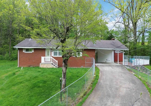 Photo 3 of Single family home for sale at 1554 Ky 2227, Somerset, KY 42503 | MLS# 25008327 | Listing updated on 2026-01-28