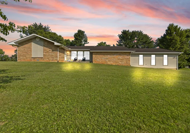 Photo 1 of Single family home for sale at 1605 Pumphouse Rd, Somerset, KY 42503 | MLS# 25011684 | Listing updated on 2025-10-11