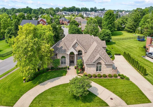 Photo 1 of Single family home for sale at 204 Helmsley Ln, Versailles, KY 40383 | MLS# 25014267 | Listing updated on 2025-09-30
