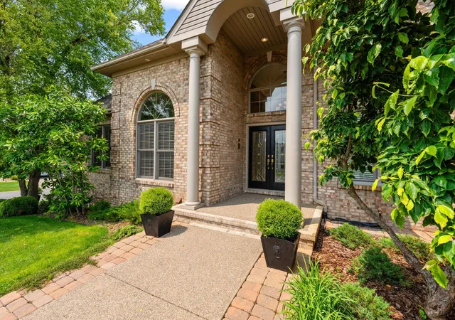 Photo 3 of Single family home for sale at 204 Helmsley Ln, Versailles, KY 40383 | MLS# 25014267 | Listing updated on 2025-09-30