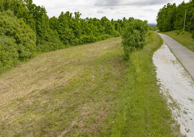 10th image of 002 Sally Burnett Rd, Monticello, KY 42633 | MLS# 25015392