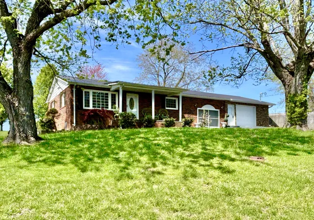1st image of 165 E Bourbon Rd, Somerset, KY 42501 | MLS# 25001135