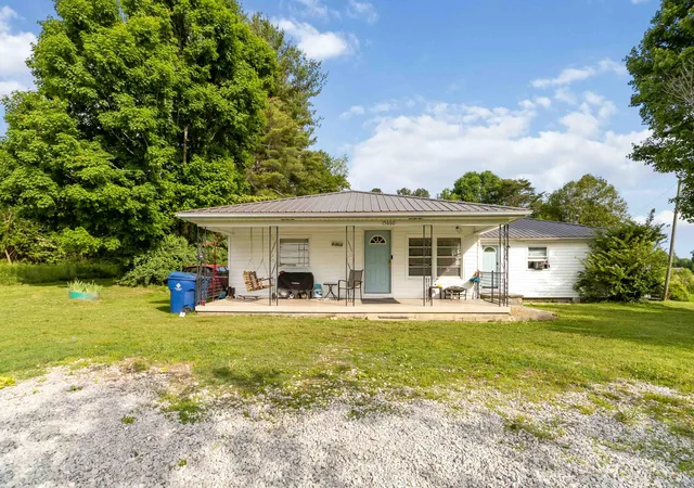Photo 3 of Single family home for sale at 15660 Hwy 192, Somerset, KY 42501 | MLS# 25010558 | Listing updated on 2025-11-19