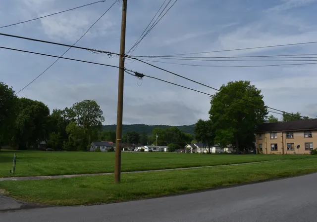 1st image of 321 Chester Ave, Middlesboro, KY 40965 | MLS# 25012296