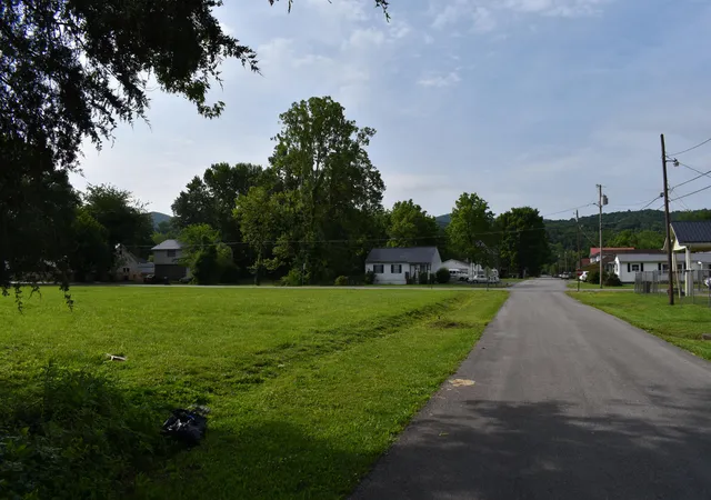 Photo 4 of Land for sale at 321 Chester Ave, Middlesboro, KY 40965 | MLS# 25012296 | Listing updated on 2026-05-07