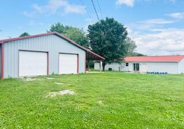 Photo 2 of Single family home for sale at 127 Circle St, London, KY 40744 | MLS# 25011227 | Listing updated on 2025-09-30