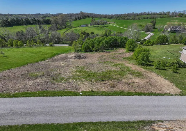 2nd image of 100 Fox Ridge Dr, Lancaster, KY 40444 | MLS# 25007871