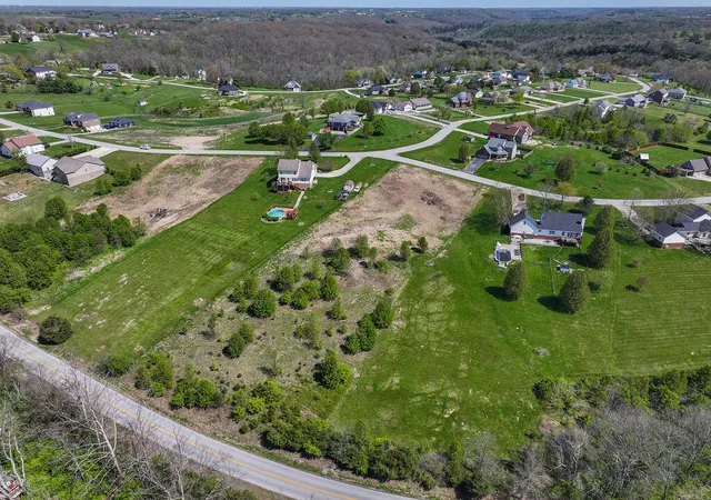 8th image of 100 Fox Ridge Dr, Lancaster, KY 40444 | MLS# 25007871