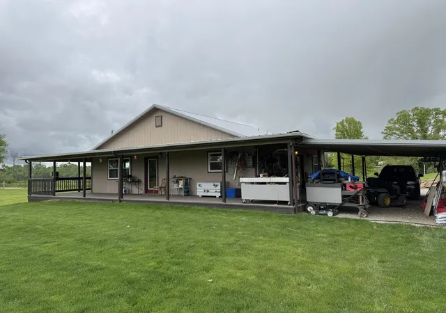 Photo 3 of Single family home for sale at 48 River Hl Rd, East Bernstadt, KY 40729 | MLS# 25009286 | Listing updated on 2025-09-13