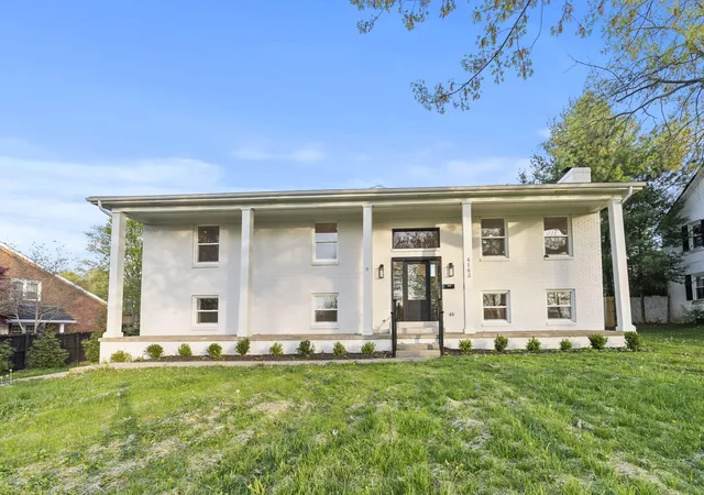 Photo 4 of Single family home for sale at 4163 Lexington Rd, Paris, KY 40361 | MLS# 25008301 | Listing updated on 2025-11-01