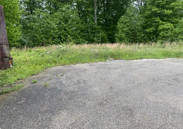 2nd image of 101 Gracie Ln, Russell Springs, KY 42642 | MLS# 24009262